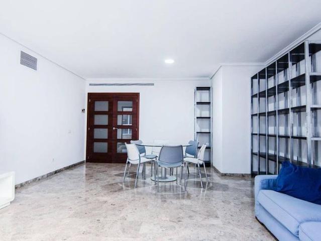 4 room luxury Flat for rent in Valencia