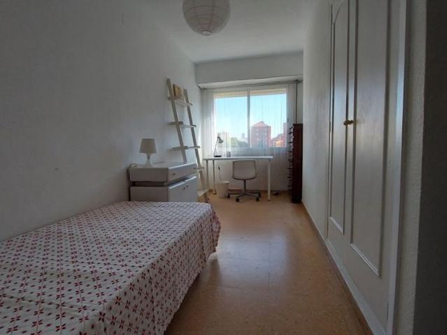 4 room luxury Flat for rent in Valencia
