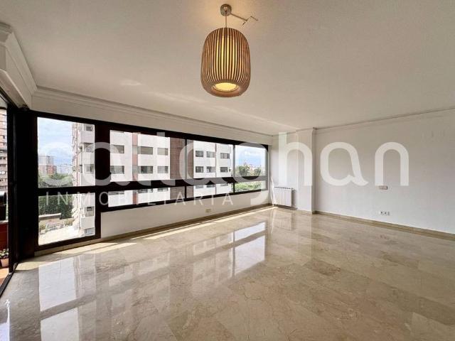 4 room luxury Flat for rent in Valencia, Spain
