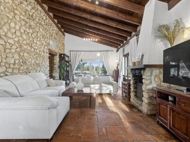 4 room luxury House for rent in Seville, Andalusia