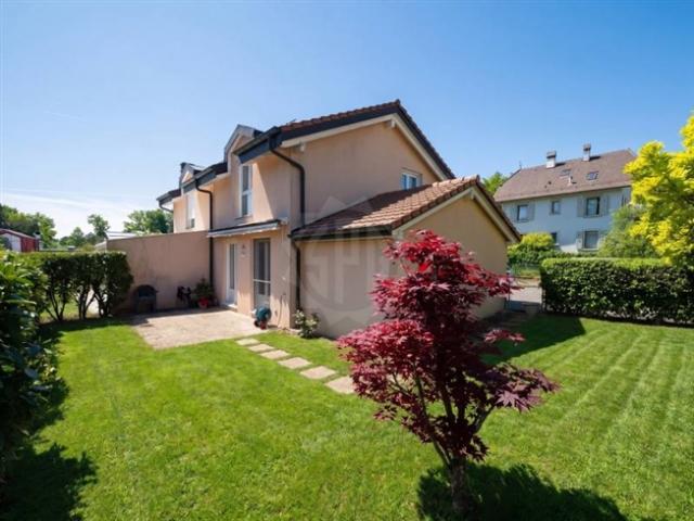 4 Room single house