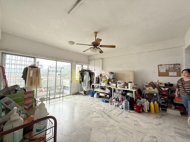 4 rooms 2 balcony Fully Renovated Below Market Price Unit