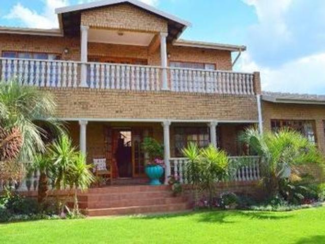4 star guesthouse close to the mall.