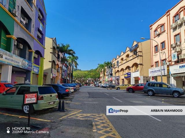 4 Storey Shoplot Freehold Non Bumi with 7.5% ROI