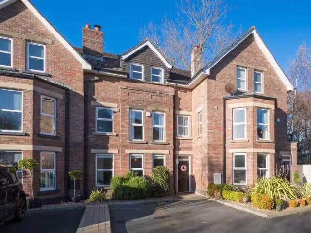 4 Strathearn Lane