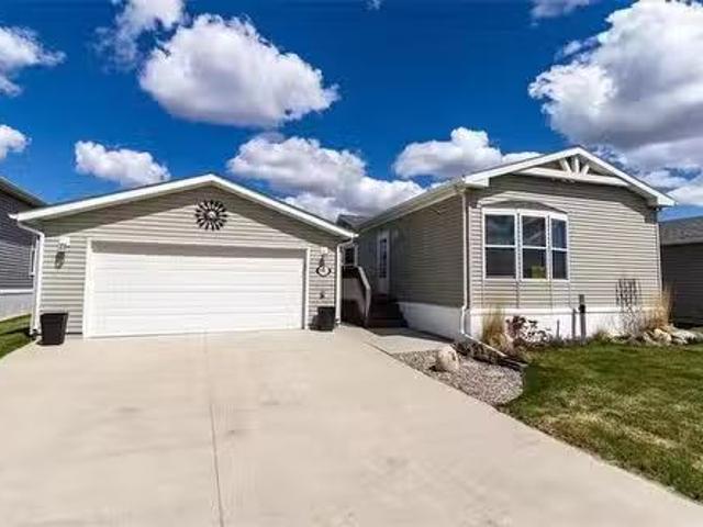 4 Sunset Cr, Sanford, MB, R0G 2J0 condo for sale Listing ID.