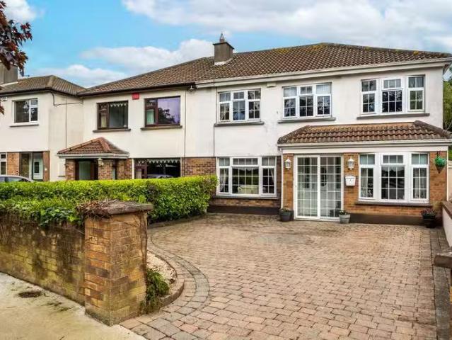 4 Seabury Park, Malahide, Malahide, Co. Dublin, K36A336 is for.