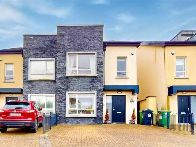 4 Sheil's Court Main Street Rathcoole, Dublin 24, Dublin, D24.