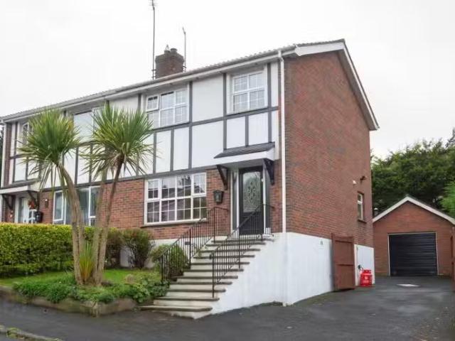 4 Tudor Oaks
