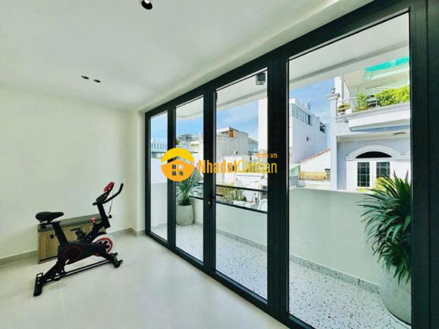 4 tầng btct phạm văn chiêu ngang lớn 4m5 vài bước ra hxt nhỉnh 6 tỷ