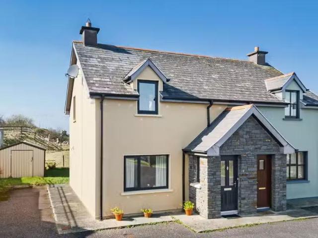 4 The Heights, Dromleigh North, Bantry, Co. Cork, P75YX51 is f.