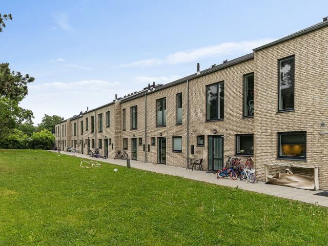 4 vær. rækkehus med egen terrasse