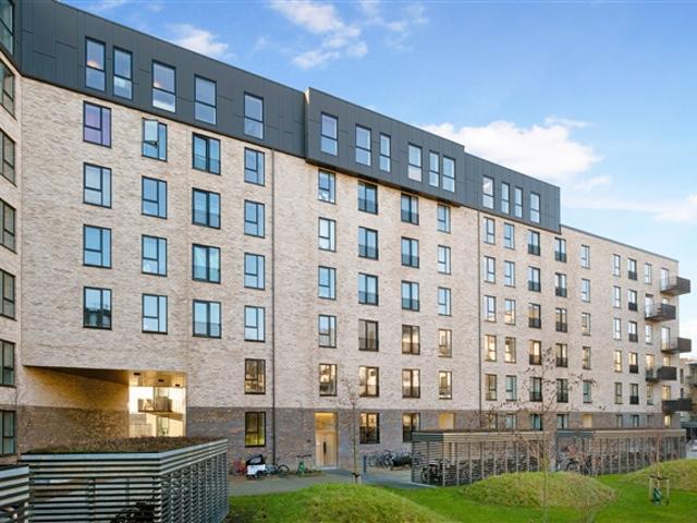 4 værelses med depot i lejligheden og solrig sydvest vendt altan, København S, København