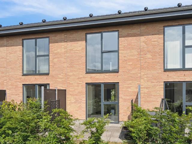 Rækkehus i Fraugde 4 værelser, have og gulvvarme