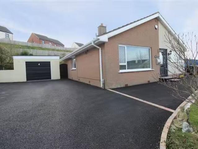 4 Woodcroft Rise