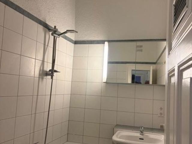4 Zi Altbau Wohnung in ruhiger Lage