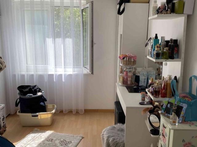 4 Zimmer, 77 m², 1. Stock