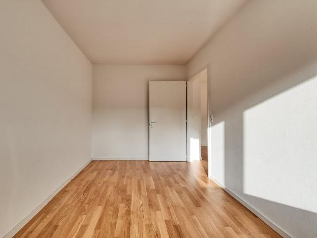 4 Zimmer, 77 m², 2. Stock