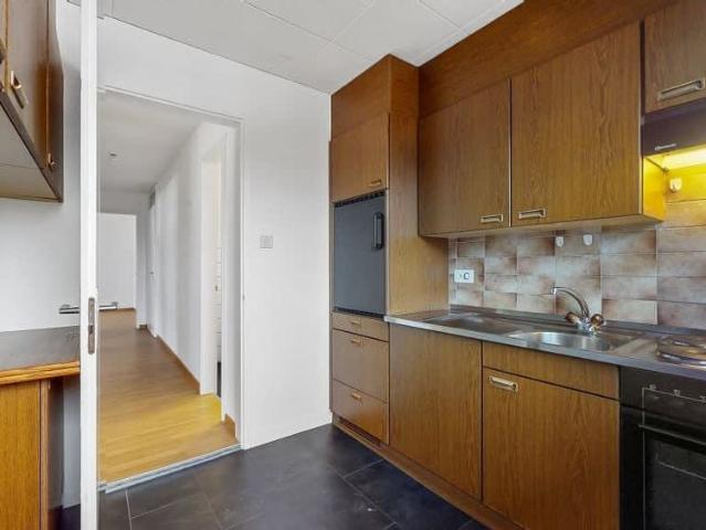 4 Zimmer, 76 m², 2. Stock