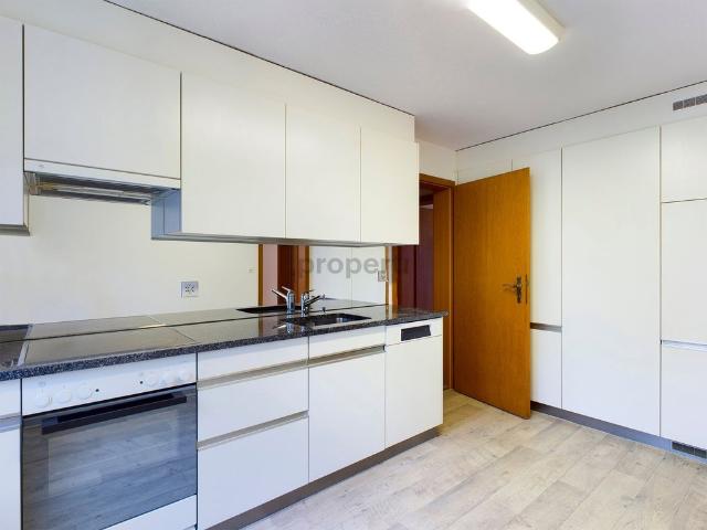 4 Zimmer, 81 m², 2. Stock