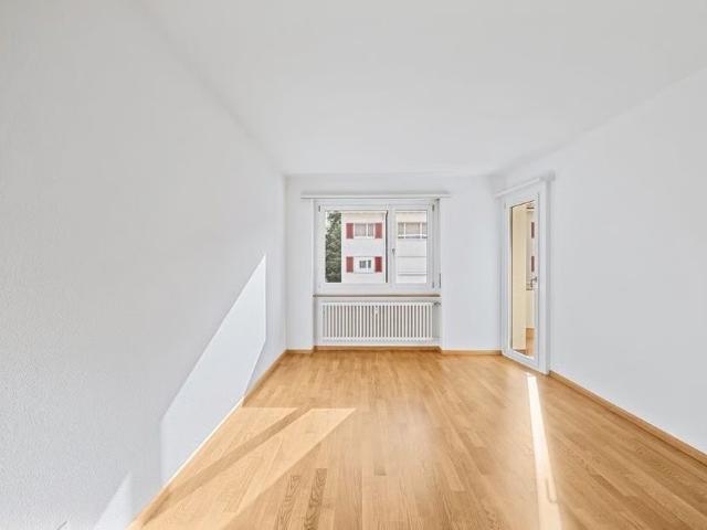 4 Zimmer, 82 m², 1. Stock