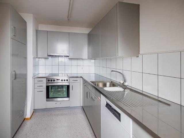 4 Zimmer, 87 m², 2. Stock
