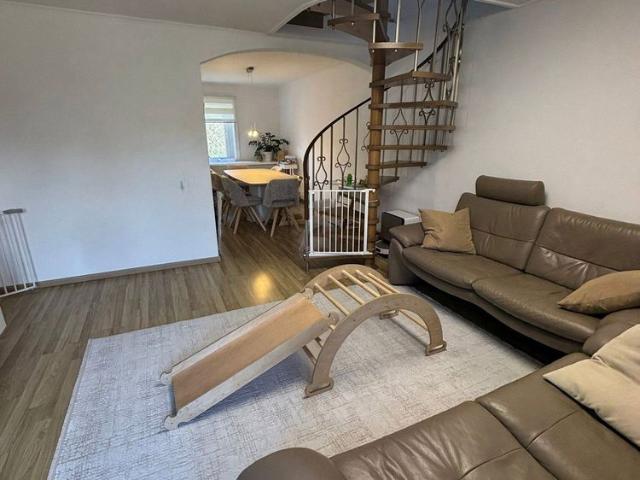 4 Zimmer, 90 m², 1. Stock