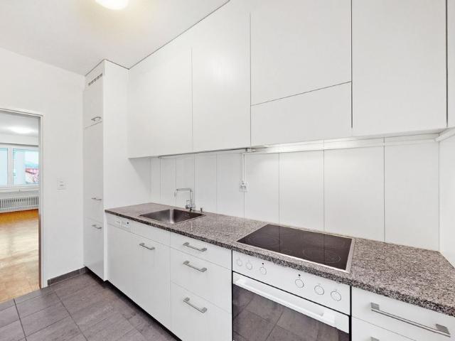 4 Zimmer, 90 m², 2. Stock