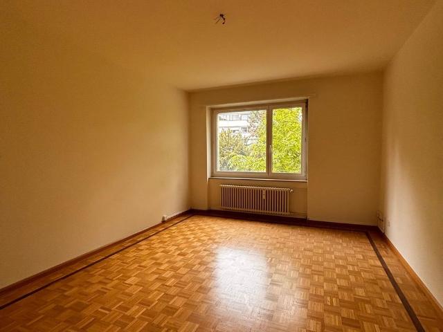 4 Zimmer, 90 m², 2. Stock