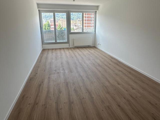 4 Zimmer, 92 m², 2. Stock