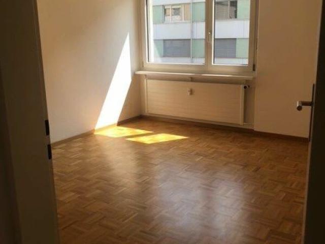 4 Zimmer, 97 m², 2. Stock