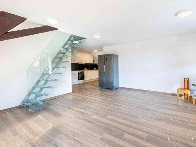 4 Zimmer, 110 m², 2. Stock