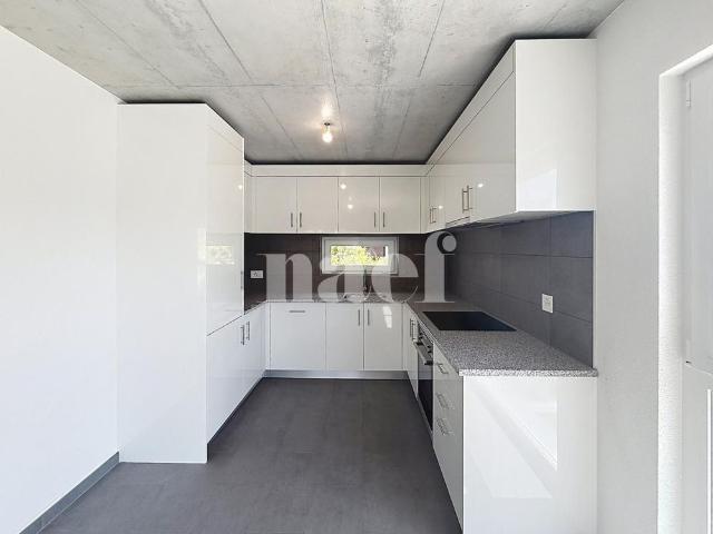 4 Zimmer, 122 m², 2. Stock