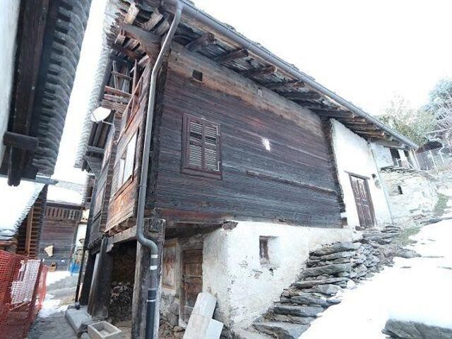 4 Zimmer Tessinerdorfhaushälfte zum Ausbauen / 4 Zimmer Südtessinhaus wird restauriert
