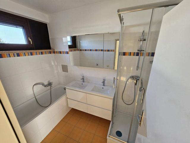 4 Zimmer Wohnung mit traumhaftem Fernblick auf Stift Klosterneuburg, 3. Stock ohne Lift, Stellplatz