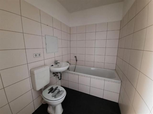 4 Zimmer Wohnung mit Balkon