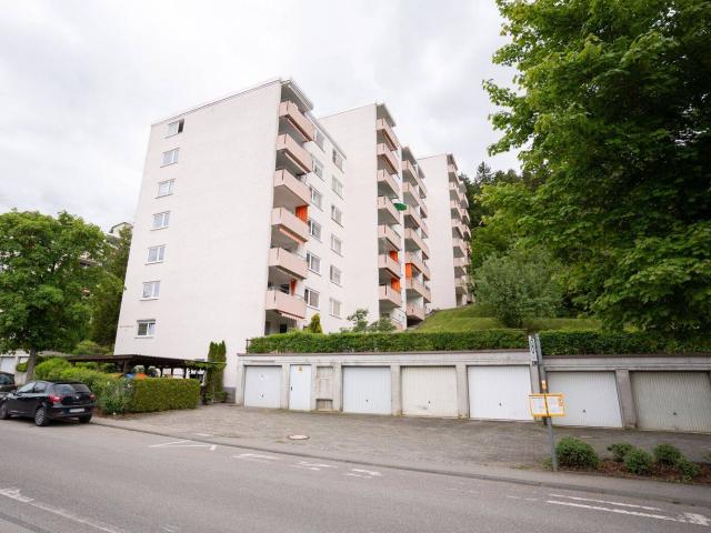 4 Zimmer Wohnung mit Balkon / Garage / EBK