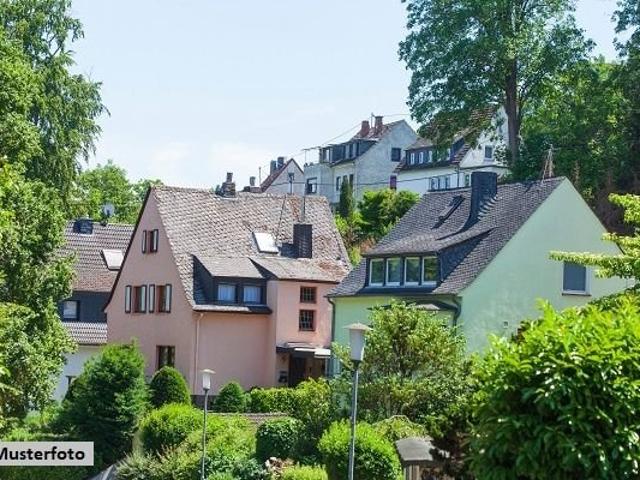 4 Zimmer Wohnung mit Pkw Stellplatz provisionsfrei