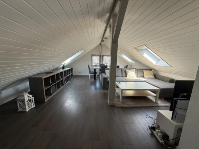 4 Zimmer Wohnung im 3. Stock ohne Aufzug, gelegen in Chêne Bourg 1225