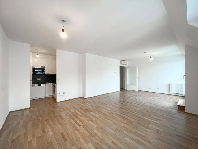 4 Zimmer Wohnung in der Mollardgasse 27/Linke Wienzeile 126 | 2. DG mit Lift | 7m² Terrasse