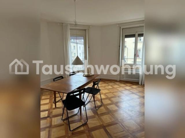 4 Zimmer Altbau Bijoux mit Balkon in Wiedikon