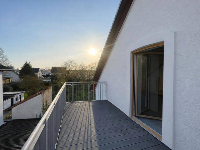 4 Zimmer Dachgeschosswohnung mit ca. 85 m² aktuell in umfassender Sanierung