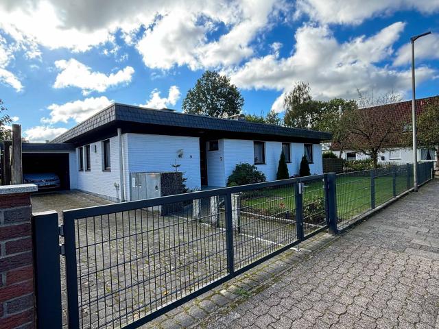 4 Zimmer Flachdach Bungalow in ruhiger Sackgassenlage mit Süd Garten