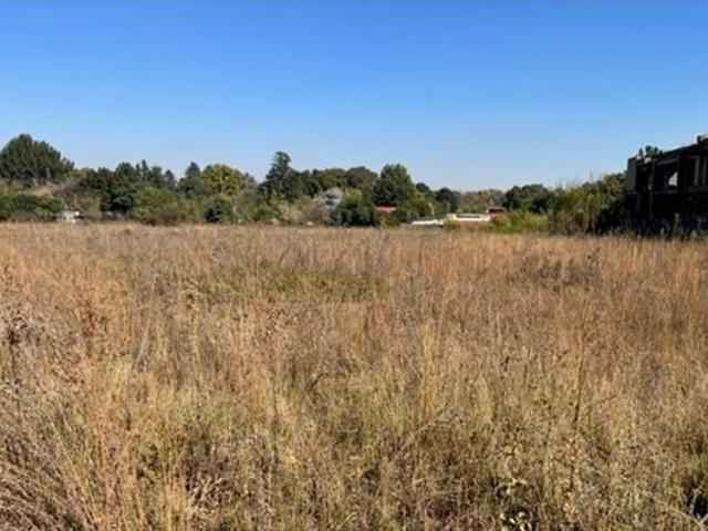 4 047 m² Land available in Henley on Klip