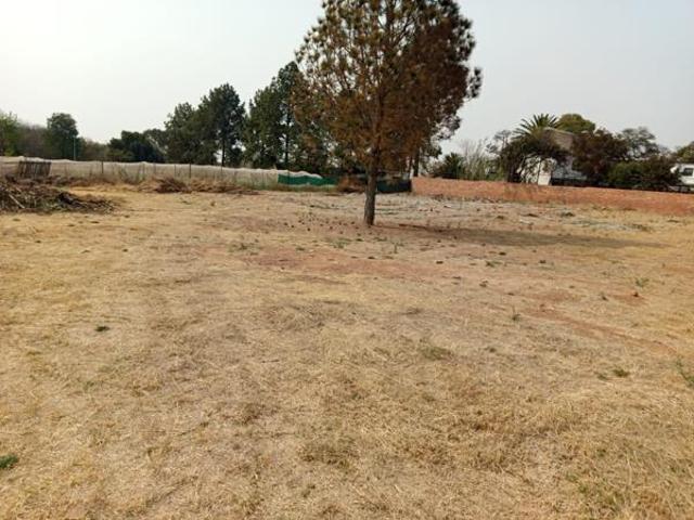 4 000 m² Land available in Glen Austin AH