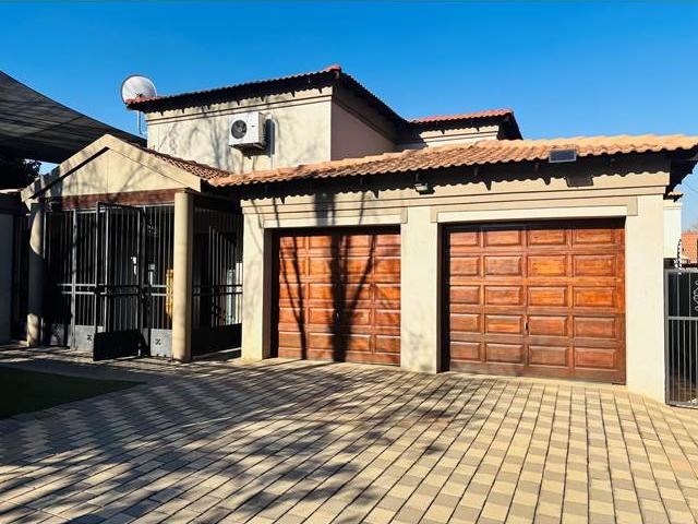 4.0 bed property to rent in moreleta park