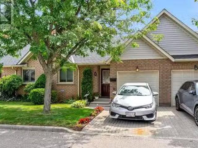 4 165 Main Street E, Grimsby, ON, L3M 1P2 townhouse for sa.