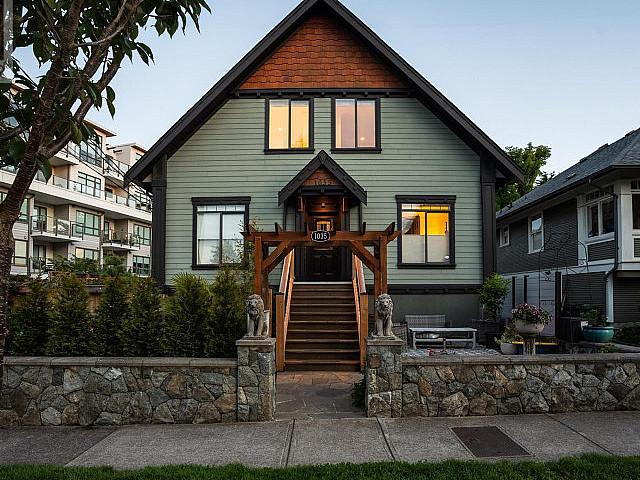 4 1035 Oliphant Ave Victoria, British Columbia