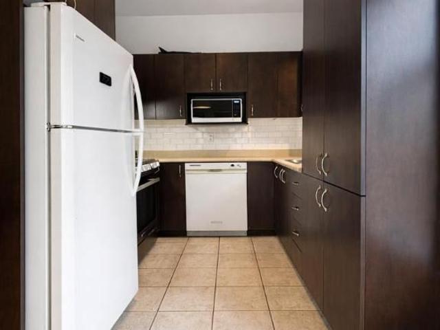 4 1/2 Montréal Centre Sud 1 990 $/mois