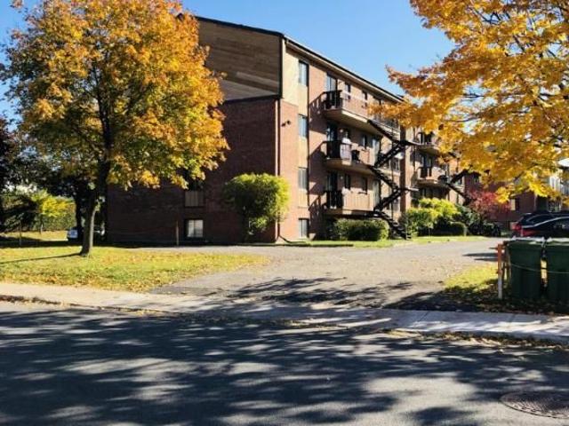 4 1/2 Montréal Pointe Aux Trembles 1 539 $/mois